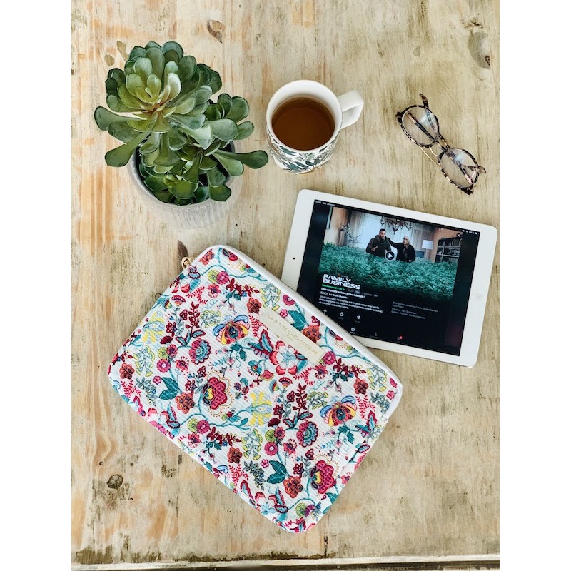 Pochette Ipad matelassée - 23€