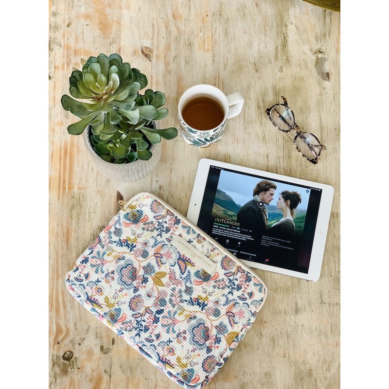 Pochette Ipad matelassée - 23€