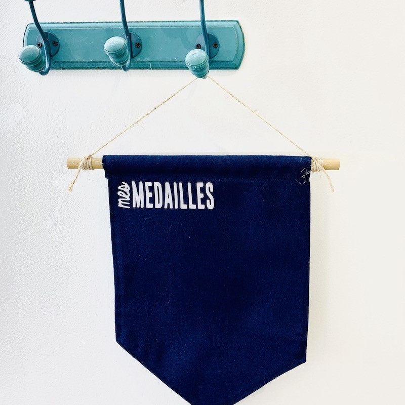 Porte-médailles de ski, personnalisé au prénom de l'enfant ou