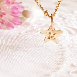 Collier mini médaille gravée Etoile