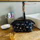 Trousse de toilette motif triangles