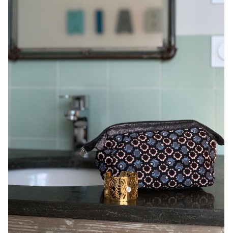 Trousse de toilette motif étoiles